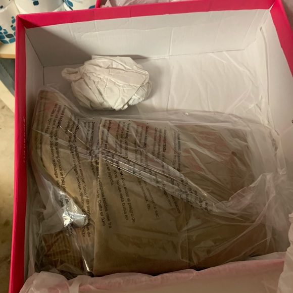 Boots - Picture 3 of 9